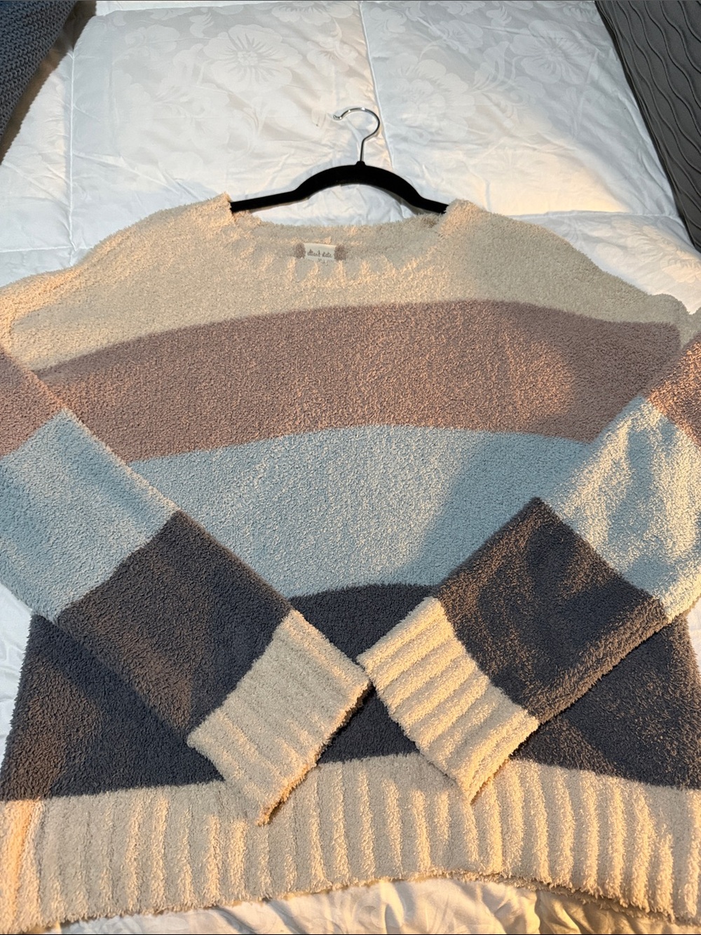 Cozy Striped Women’s Sweater - Neutral Multi
